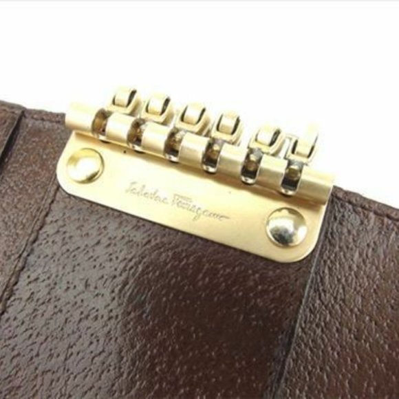 Authentic Salvatore Ferragamo Key case Key holder Brown Gold leather Woman unise - Picture 6 of 8
